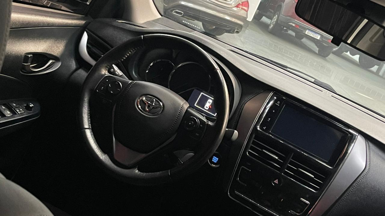 TOYOTA Yaris Sedan - Foto
