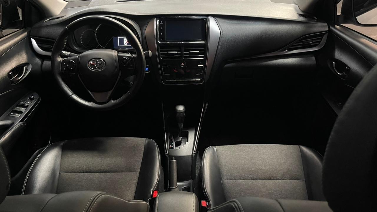 TOYOTA Yaris Sedan - Foto