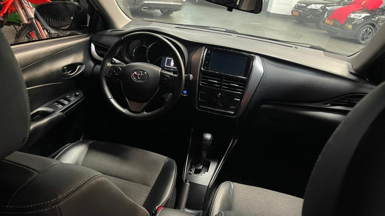 TOYOTA Yaris Sedan - Foto