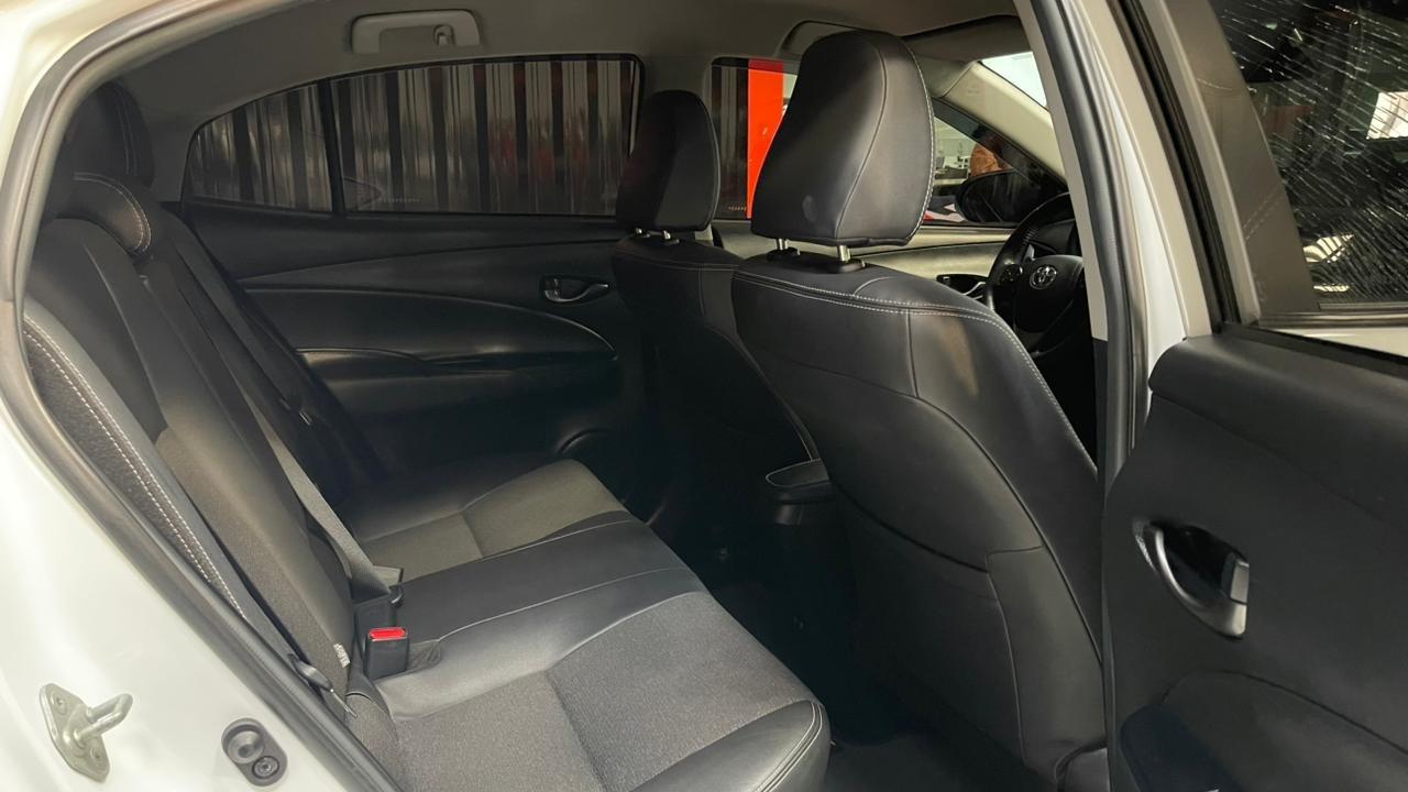 TOYOTA Yaris Sedan - Foto