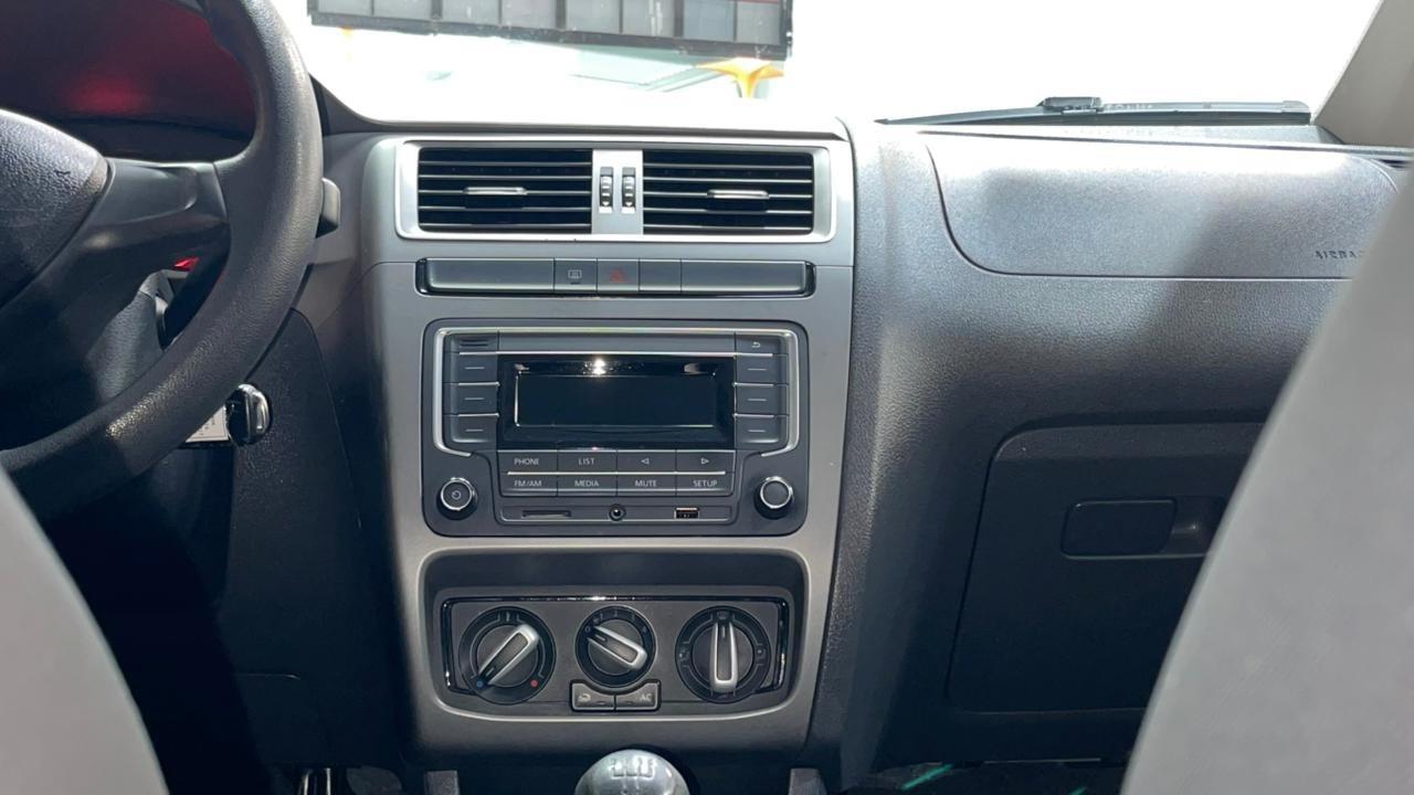 VOLKSWAGEN Fox - Foto