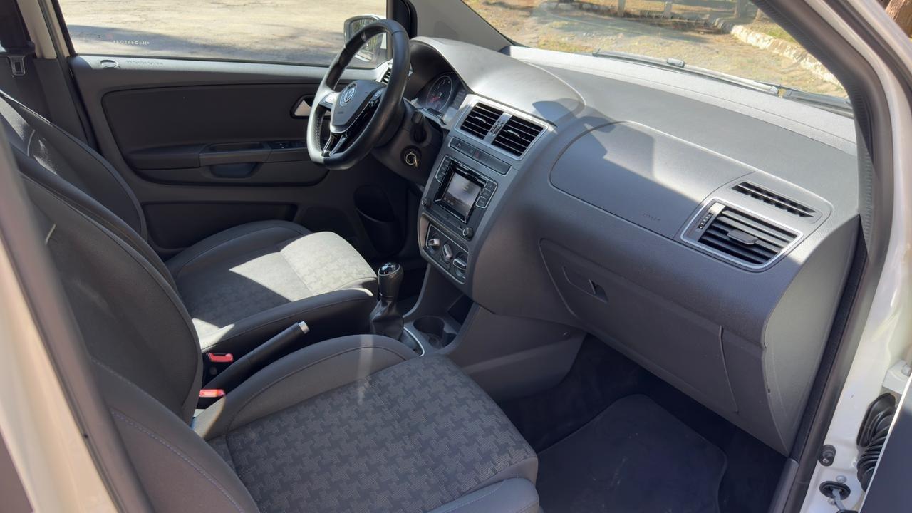 VOLKSWAGEN Fox - Foto
