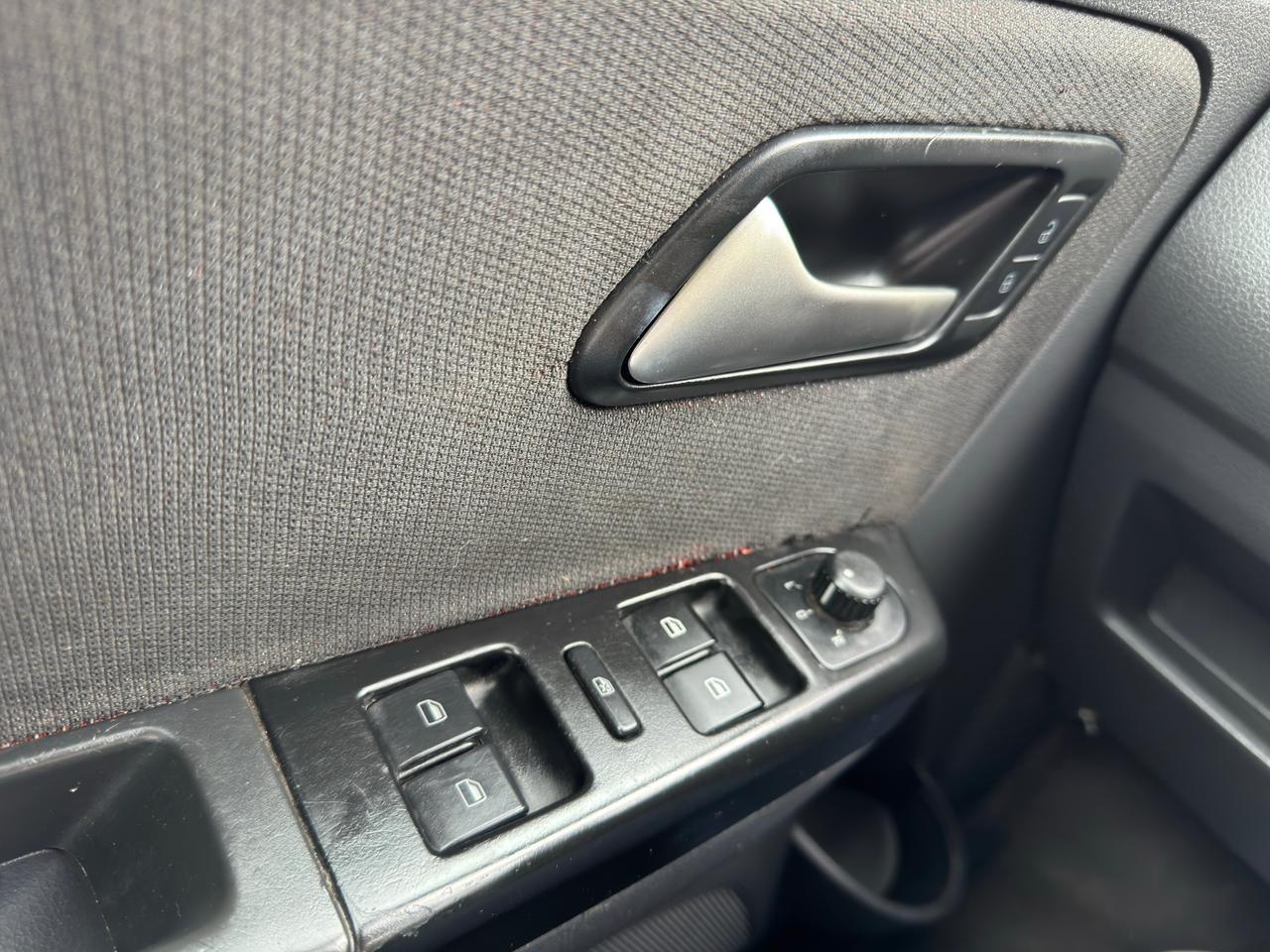 VOLKSWAGEN Fox - Foto