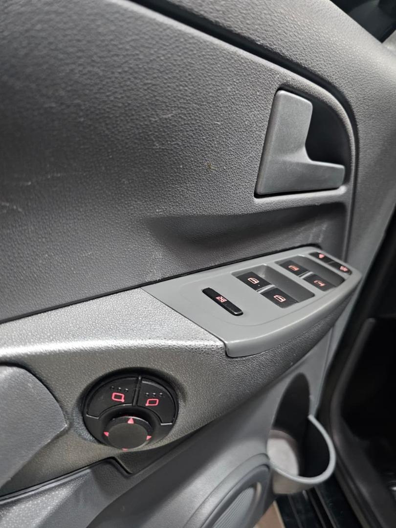 VOLKSWAGEN Fox - Foto