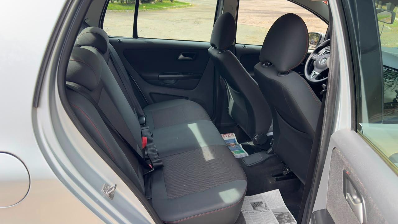 VOLKSWAGEN Fox - Foto