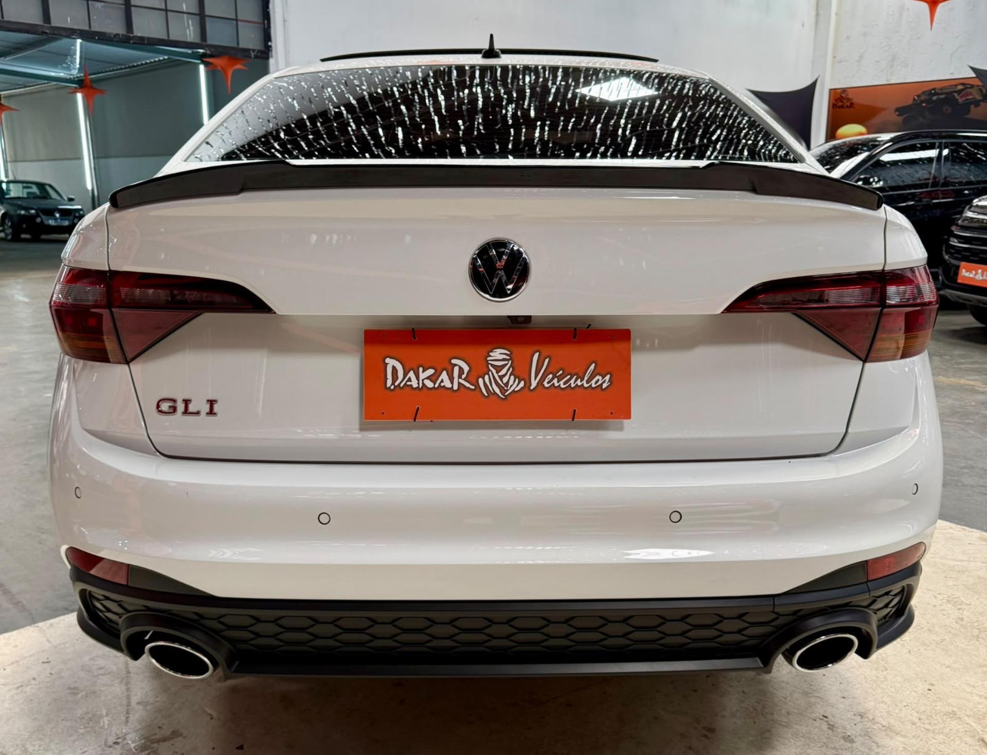 VOLKSWAGEN Jetta - Foto