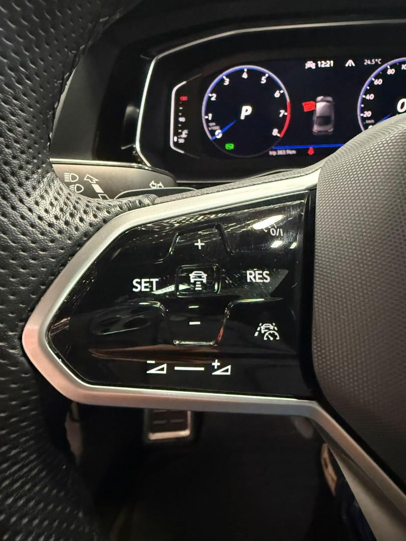 VOLKSWAGEN Jetta - Foto