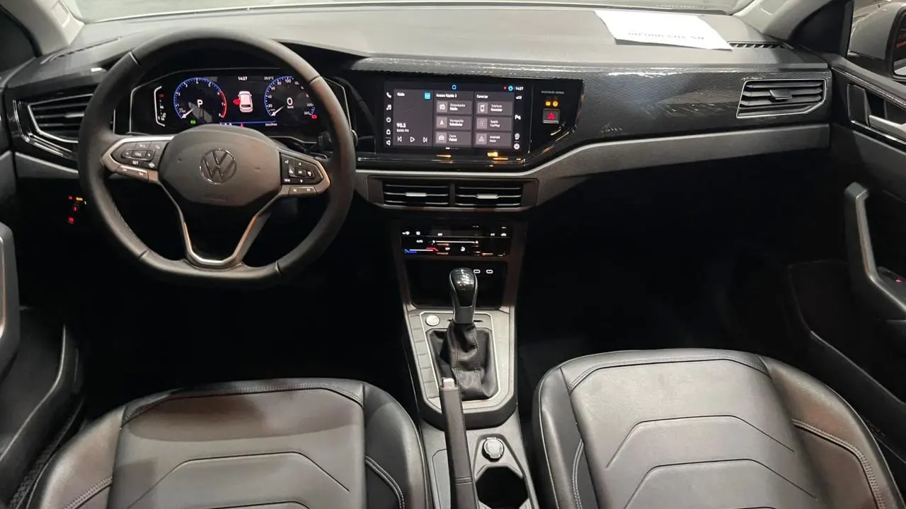 VOLKSWAGEN Polo Hatch - Foto