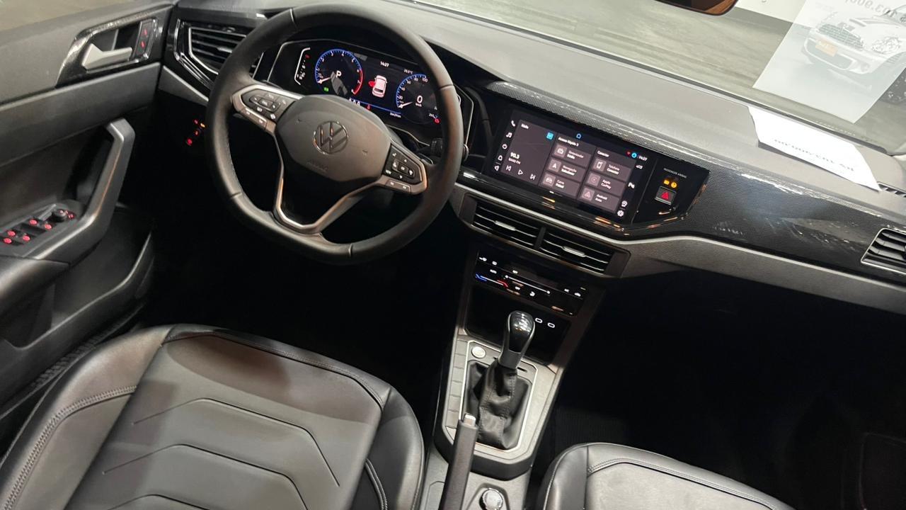 VOLKSWAGEN Polo Hatch - Foto