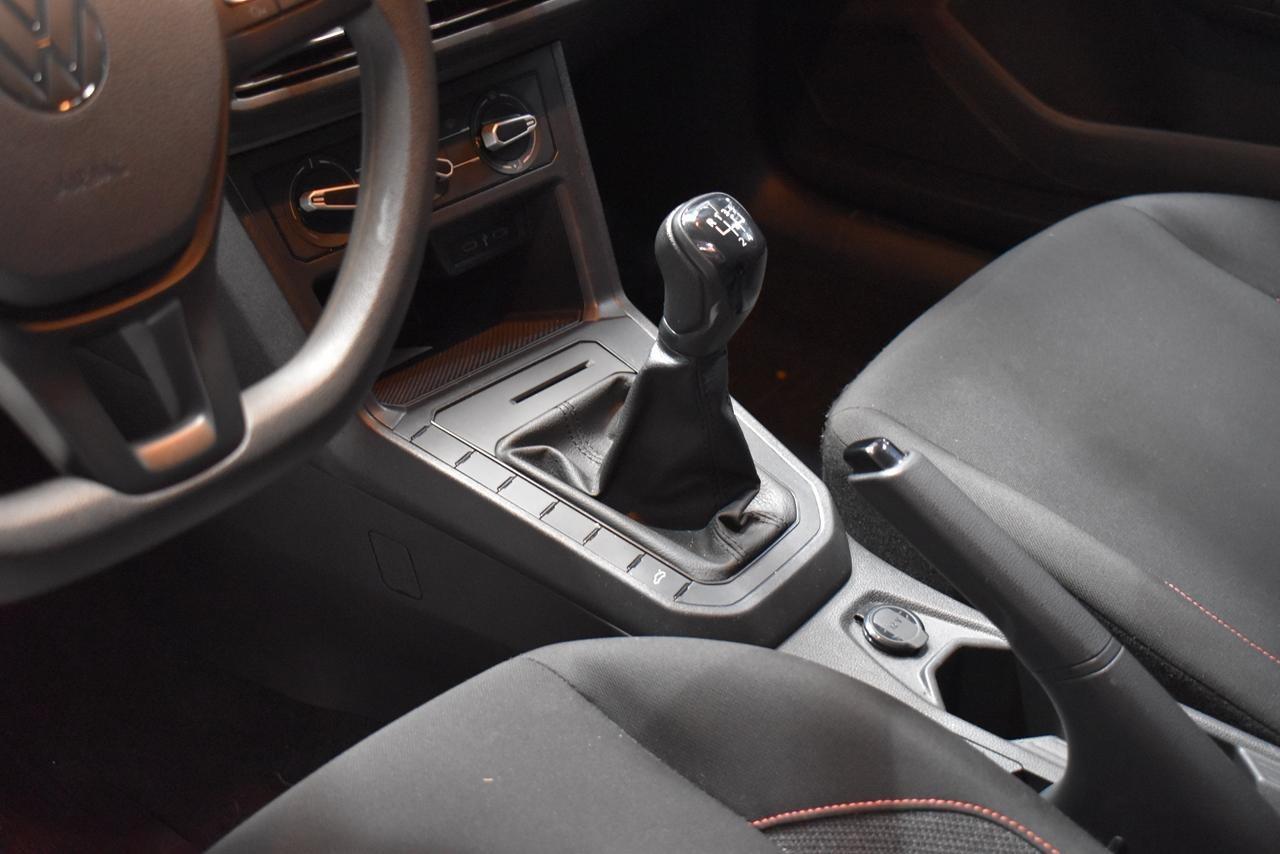 VOLKSWAGEN Polo Hatch - Foto