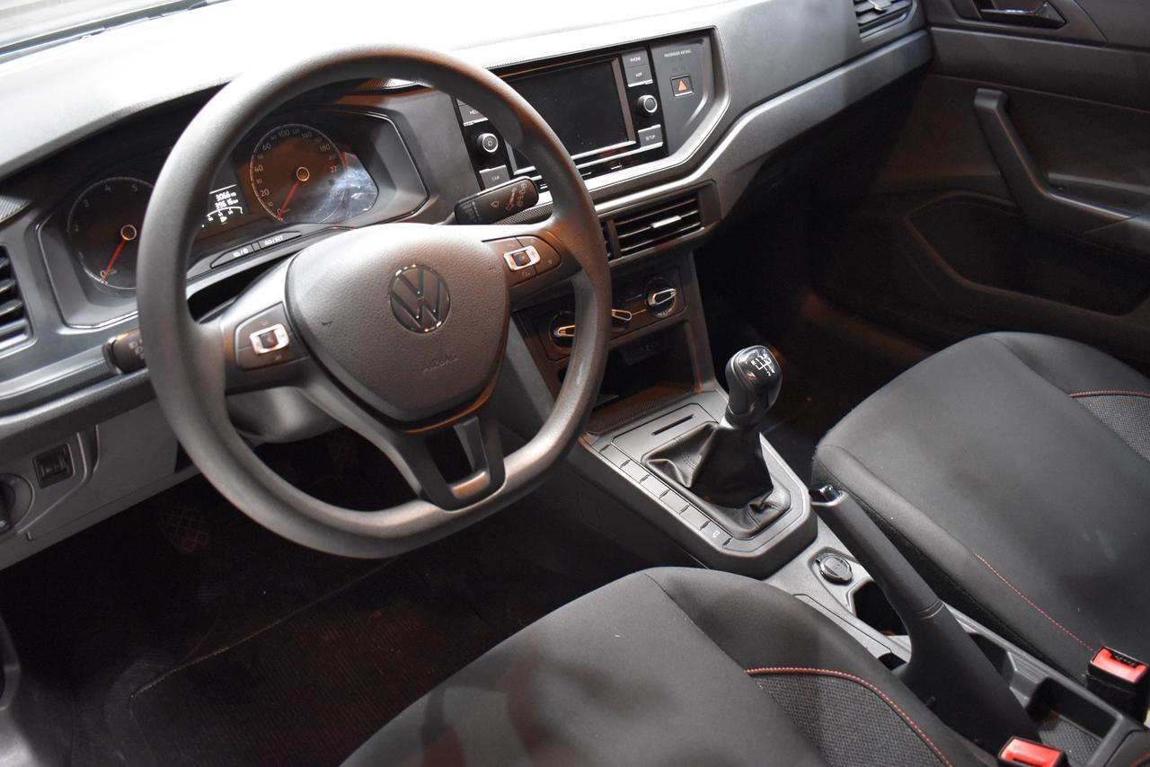 VOLKSWAGEN Polo Hatch - Foto