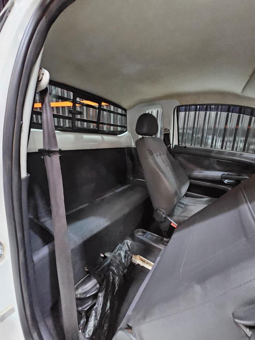 VOLKSWAGEN Saveiro - Foto