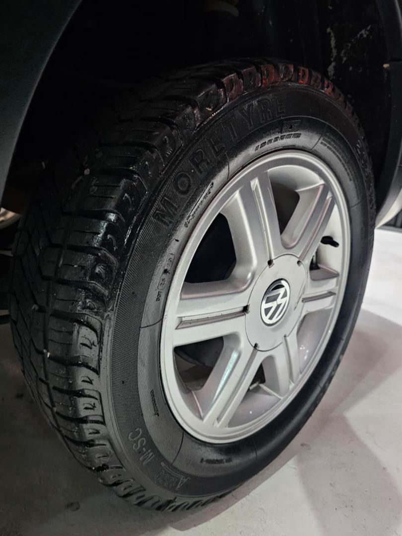 VOLKSWAGEN Saveiro - Foto