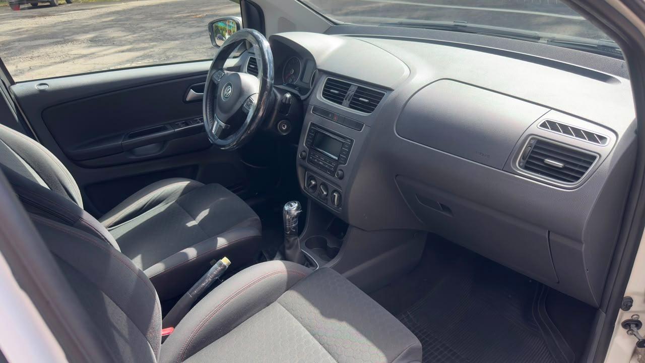 VOLKSWAGEN Space Cross - Foto