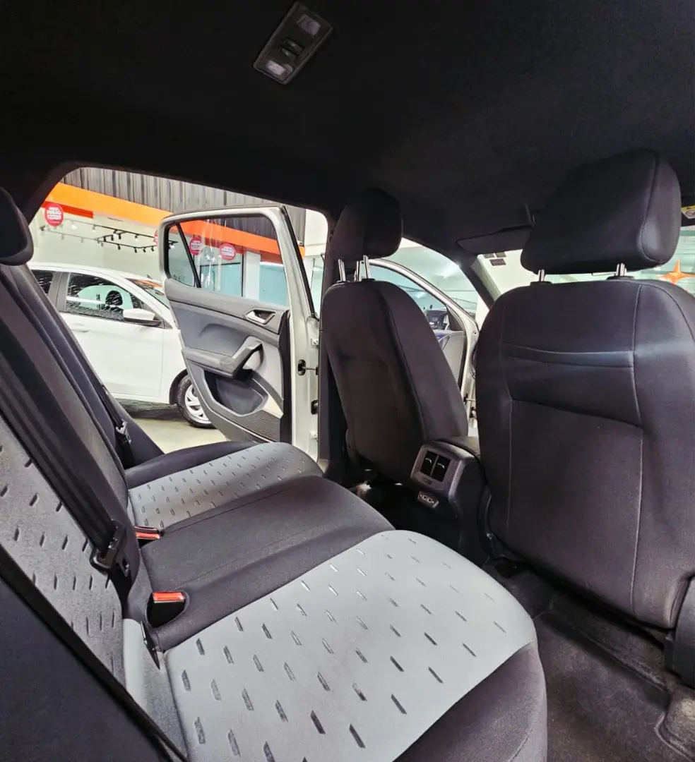 VOLKSWAGEN T-Cross - Foto