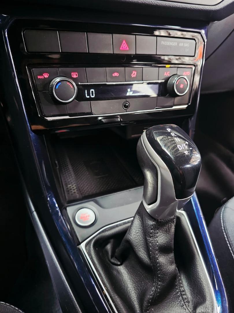 VOLKSWAGEN T-Cross - Foto