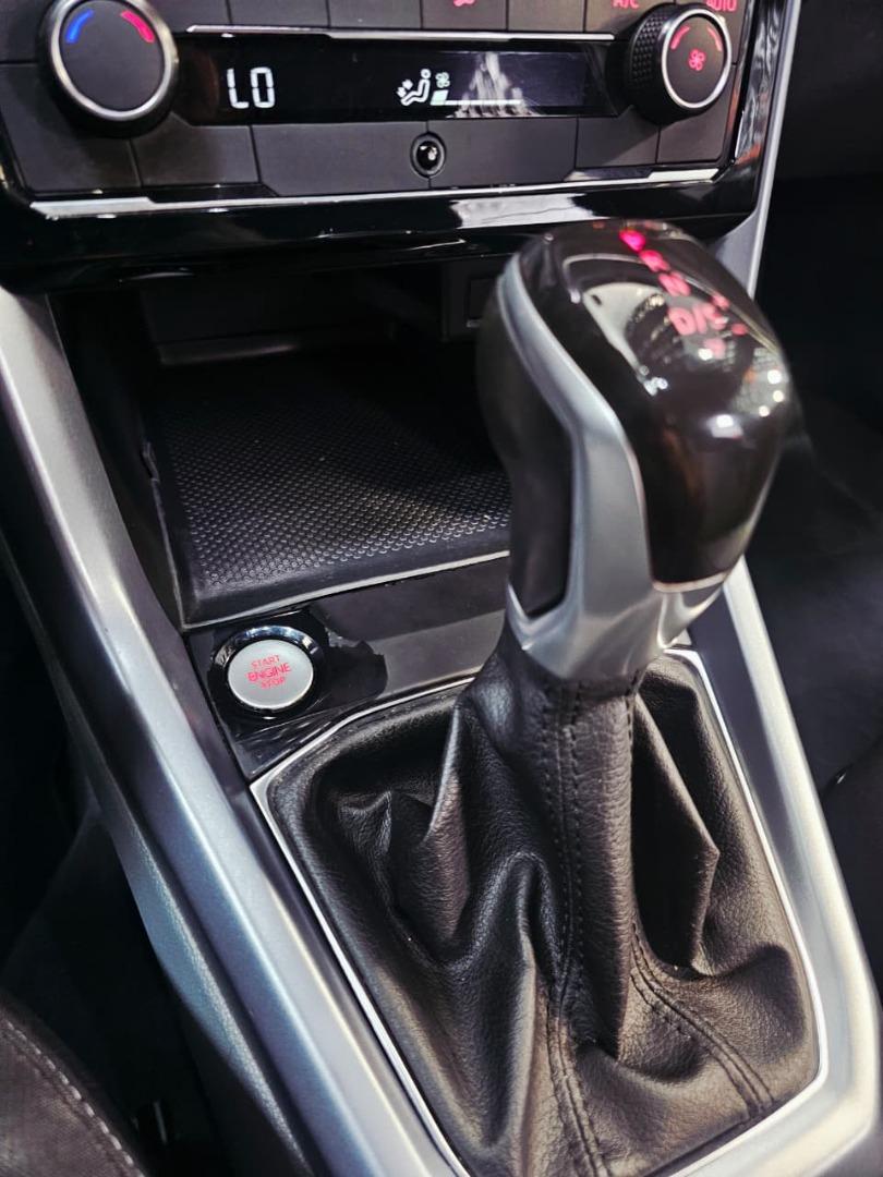 VOLKSWAGEN T-Cross - Foto