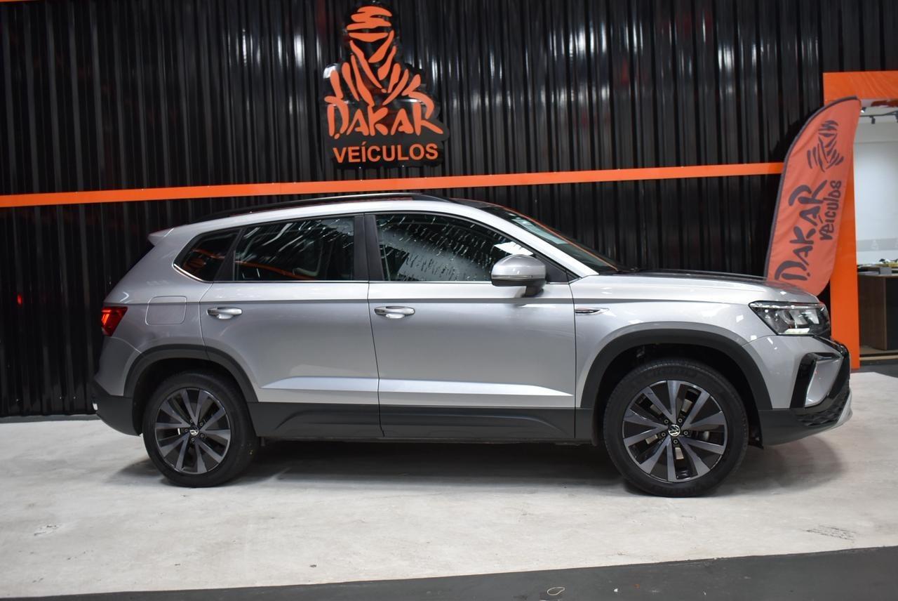 VOLKSWAGEN Taos - Foto