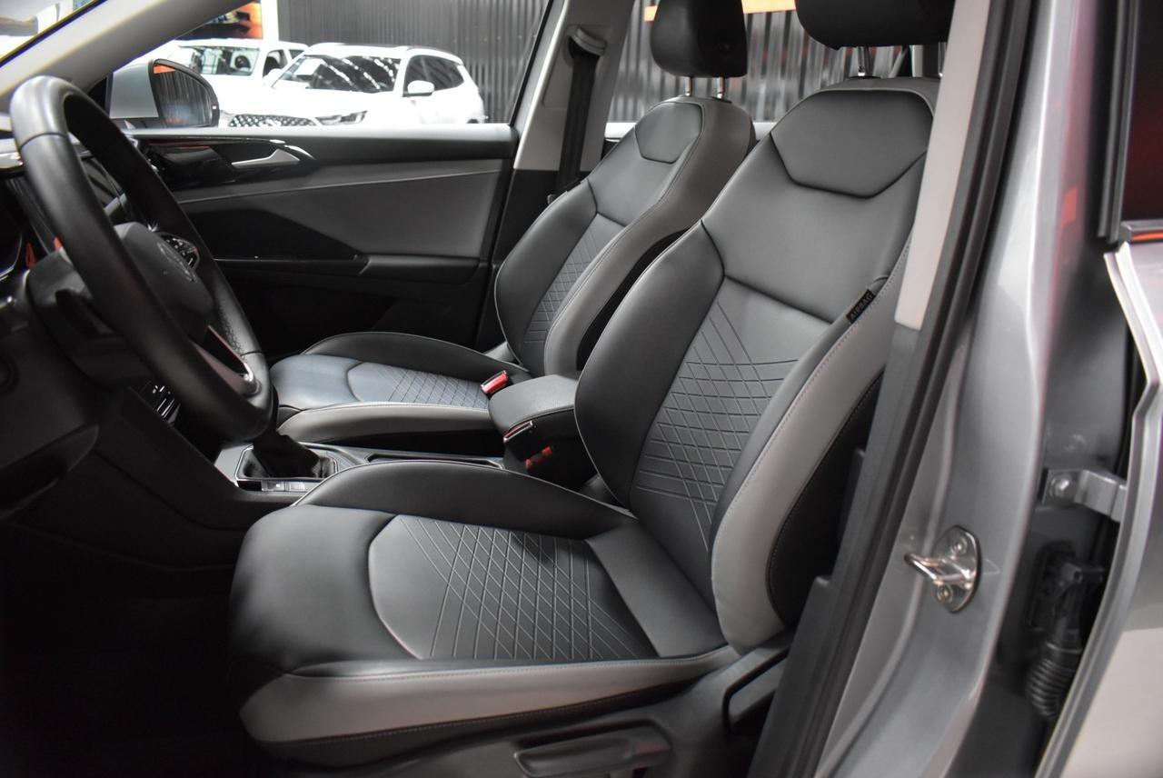 VOLKSWAGEN Taos - Foto