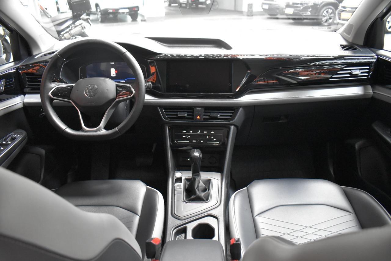 VOLKSWAGEN Taos - Foto
