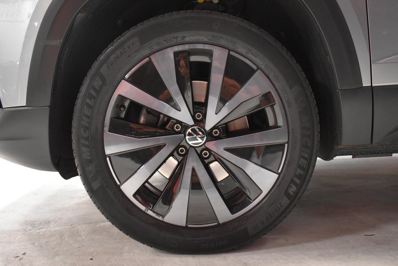 VOLKSWAGEN Taos - Foto