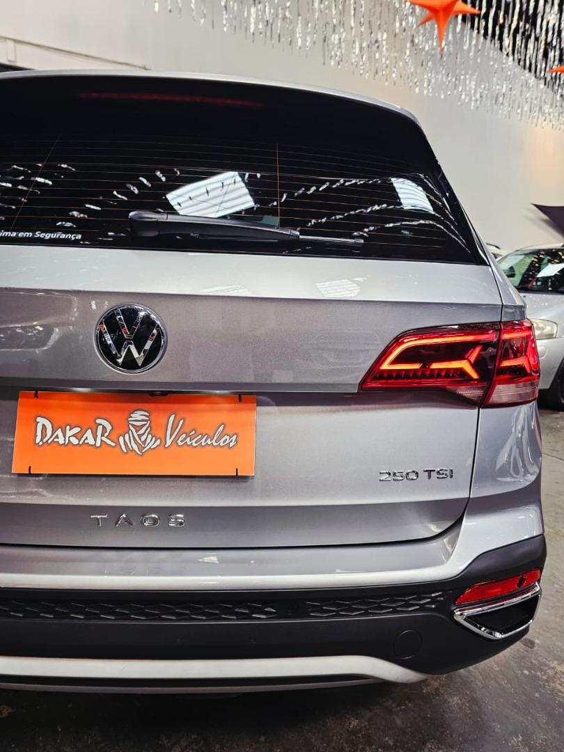 VOLKSWAGEN Taos - Foto