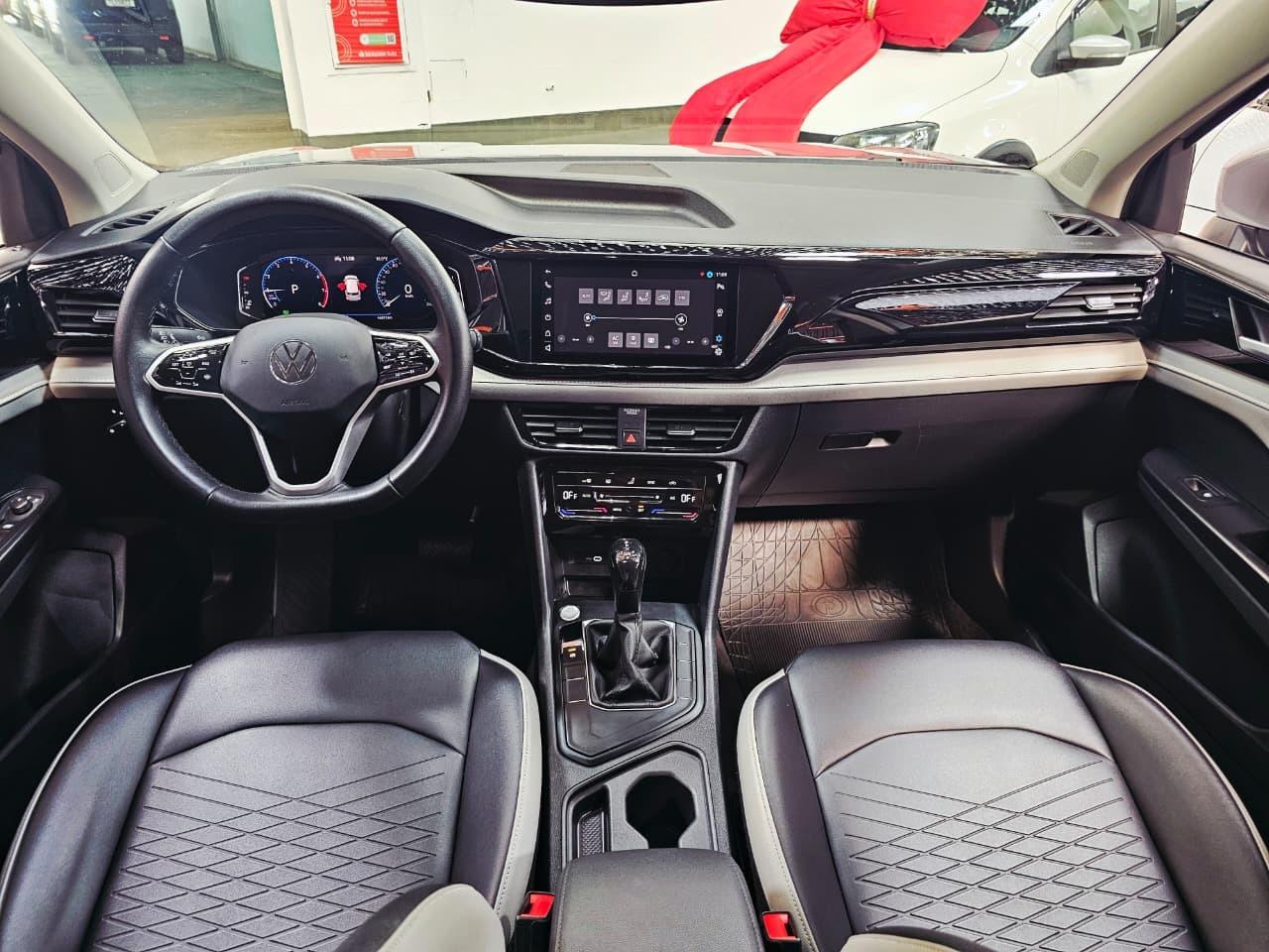 VOLKSWAGEN Taos - Foto