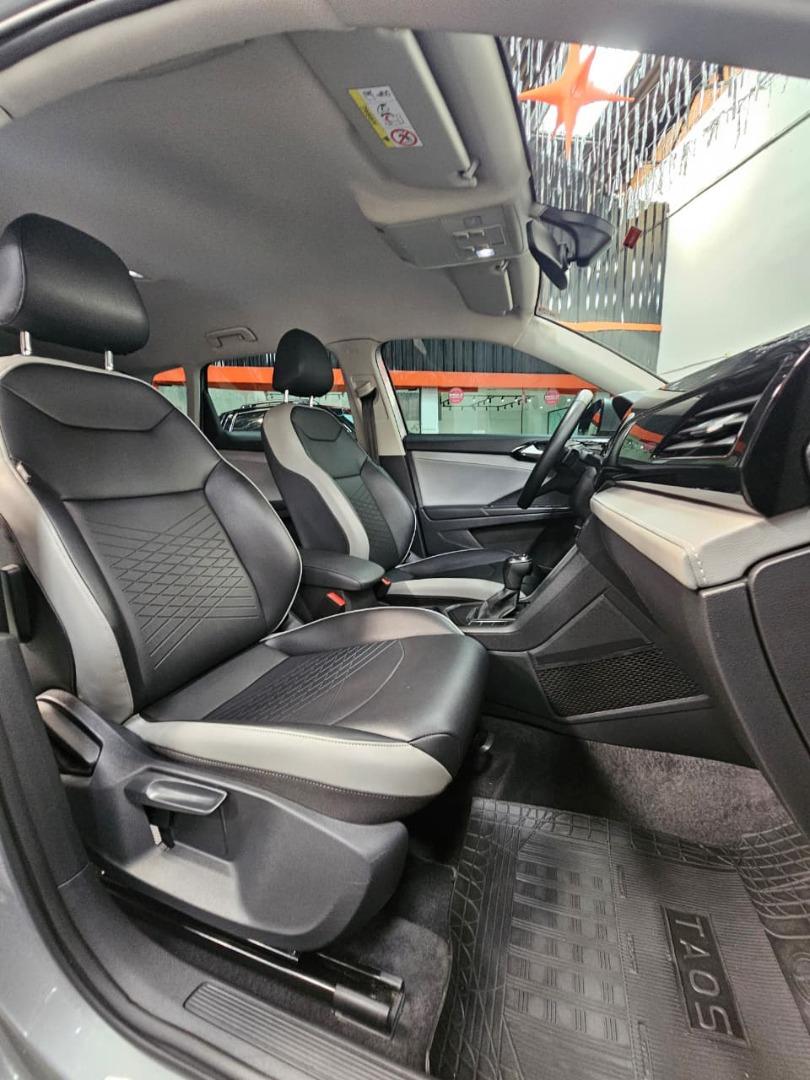 VOLKSWAGEN Taos - Foto
