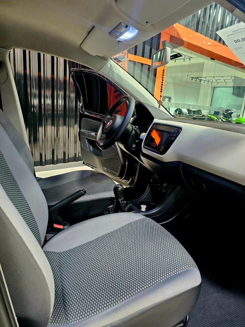 VOLKSWAGEN UP - Foto