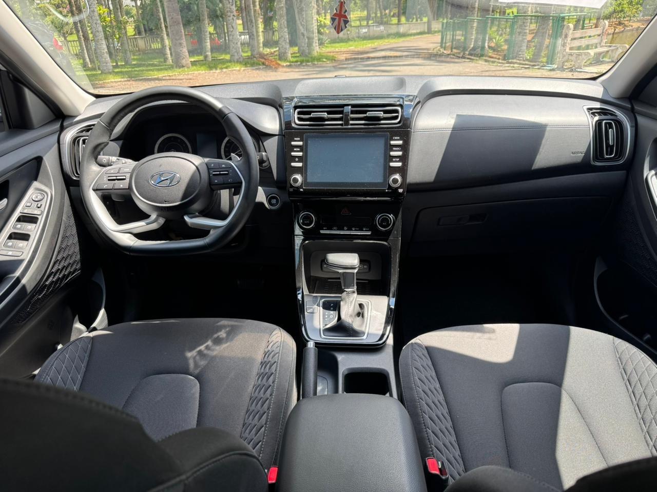 VOLKSWAGEN Voyage - Foto