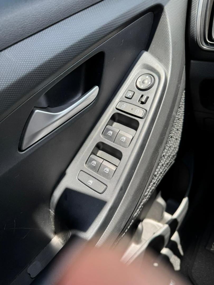 VOLKSWAGEN Voyage - Foto