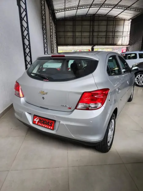 CHEVROLET Onix Hatch 1.0 4P FLEX LT, Foto 5 CHEVROLET Onix Hatch 1.0 4P FLEX LT, Foto 5