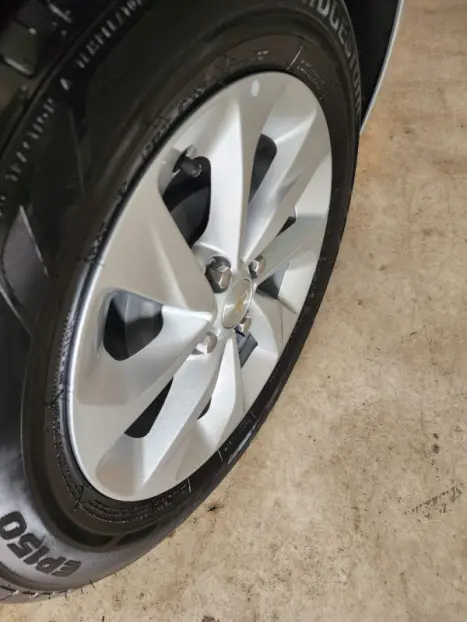 CHEVROLET Onix Hatch 1.0 12V 4P FLEX LT TURBO AUTOM�TICO, Foto 4