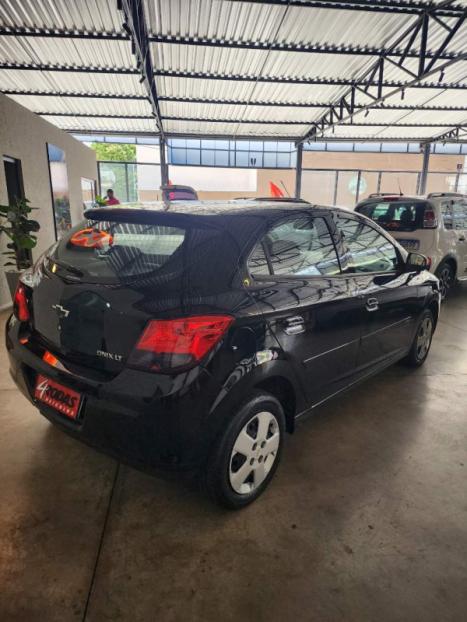 CHEVROLET Onix Hatch 1.4 4P FLEX LT, Foto 5
