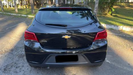 CHEVROLET Onix Hatch 1.4 4P FLEX ADVANTAGE AUTOM�TICO, Foto 6