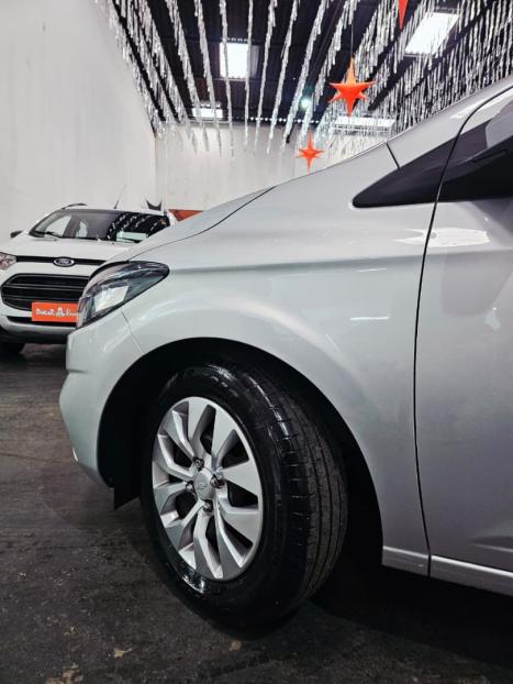 CHEVROLET Onix Hatch 1.4 4P FLEX LT, Foto 3