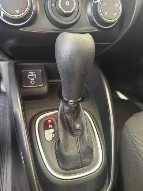 FIAT Cronos 1.3 4P FLEX DRIVE AUTOM�TICO CVT, Foto 19