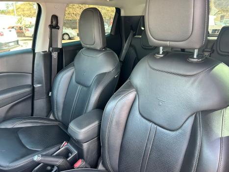 FIAT Toro 2.0 16V 4P VOLCANO 4WD TURBO DIESEL AUTOM�TICO, Foto 19