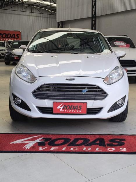 FORD Fiesta Hatch 1.0 12V 4P TITANIUM PLUS ECOBOOST TURBO POWERSHIFT AUTOMTICO, Foto 3