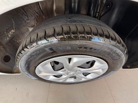 HYUNDAI HB 20 Hatch 1.6 16V 4P FLEX COMFORT PLUS AUTOM�TICO, Foto 12