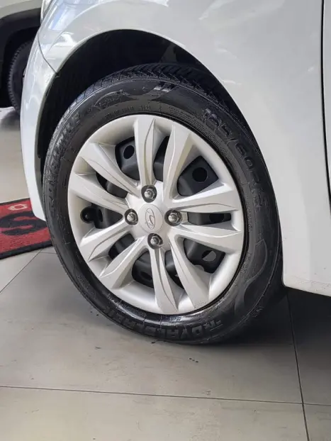 HYUNDAI HB 20 Sedan 1.6 16V 4P FLEX COMFORT PLUS AUTOM�TICO, Foto 3