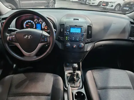 HYUNDAI I30 2.0 16V 4P AUTOM�TICO, Foto 8