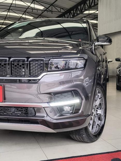 JEEP Commander 2.0 16V 4P TD380 OVERLAND 4X4 TURBO DIESEL AUTOM�TICO AT9, Foto 2