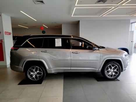 JEEP Commander 2.0 16V 4P TD380 OVERLAND 4X4 TURBO DIESEL AUTOMÁTICO AT9, Foto 5