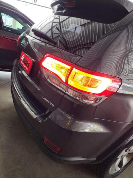 JEEP Grand Cherokee 3.0 V6 24V 4P 4X4 LIMITED TURBO DIESEL AUTOMÁTICO, Foto 8 JEEP Grand Cherokee 3.0 V6 24V 4P 4X4 LIMITED TURBO DIESEL AUTOMÁTICO, Foto 8