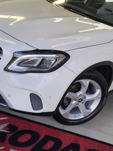 MERCEDES-BENZ GLA 200 1.6 16V 4P FLEX CGI STYLE TURBO AUTOM�TICO, Foto 4