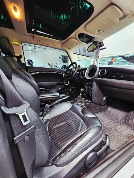 MINI Cooper 1.6 16V S TURBO AUTOMÁTICO, Foto 8 MINI Cooper 1.6 16V S TURBO AUTOMÁTICO, Foto 8