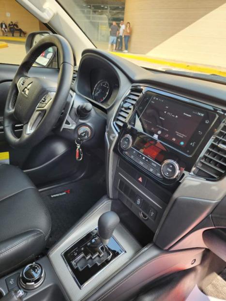 MITSUBISHI L 200 Savana 3.2 16V 4P 4X4 TURBO DIESEL INTECOOLER AUTOMTICO, Foto 6