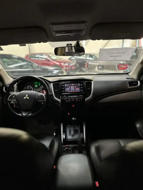 MITSUBISHI L 200 Triton 2.4 16V SPORT HPE TOP 4X4 CABINE DUPLA TURBO DIESEL AUTOMTICO, Foto 5