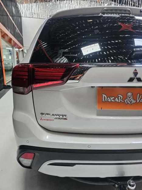 MITSUBISHI Outlander 2.2 16V 4P 4X4 HPE-S AWD DIESEL AUTOMTICO, Foto 6